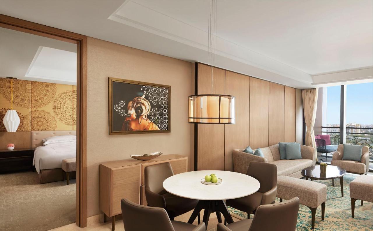 Hotel Taj Wellington Mews Čennai Exteriér fotografie